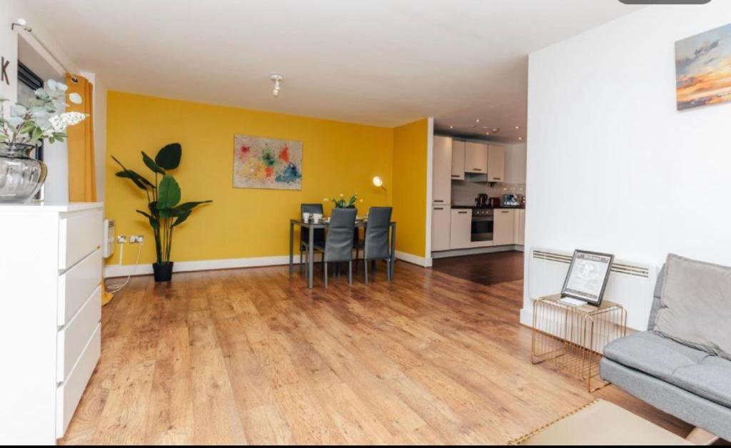 Sl Luxury 2 Bed Broad St Home 버밍엄 외부 사진